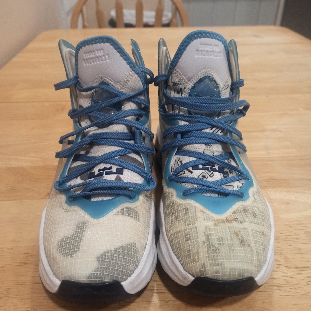 Nike LeBron XIX 19 Space Jam 'Sweatsuit' Basketball Shoes Size 7 DD0418-100 - Picture 4 of 11